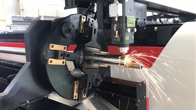 1500W Laser Tube Cutting Machine till salu Tube Pipe Laser och 1,5KW metallcutter